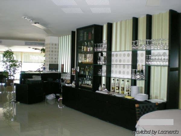 Hotel Ciutat Igualada Nhà hàng bức ảnh